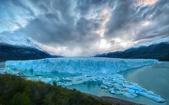 Large Iceberg